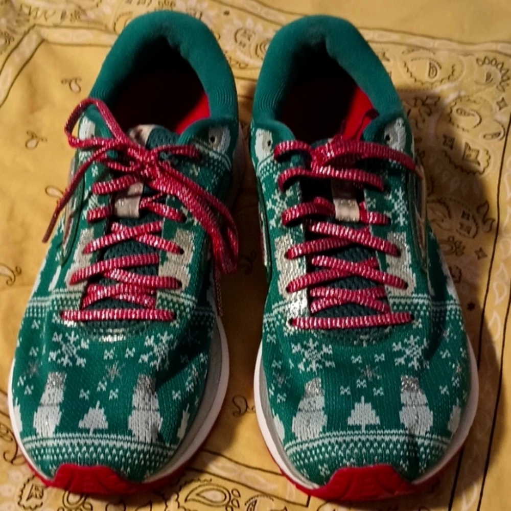 Brooks Revel 3 runners